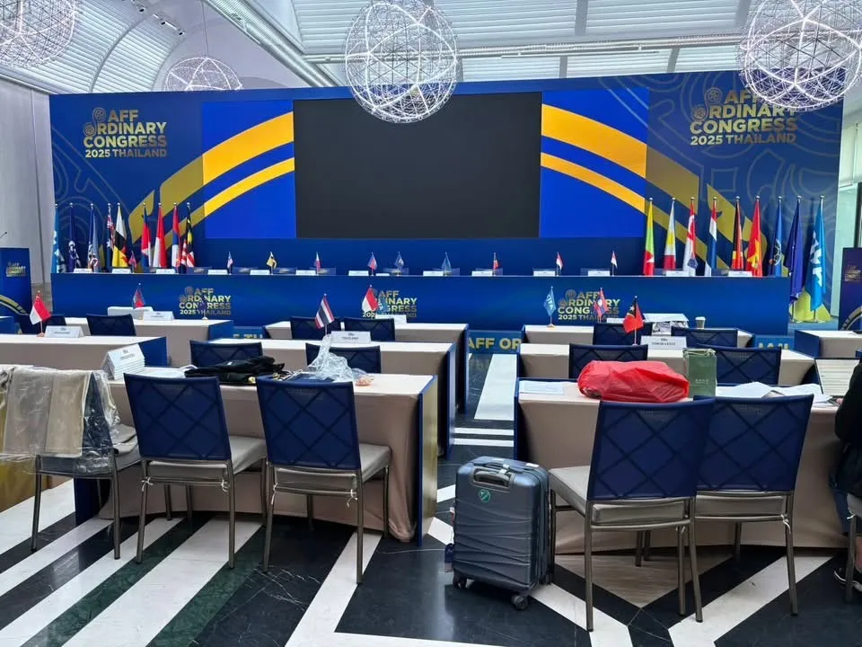 ห้องประชุมพร้อมโต๊ะผู้แทนประเทศสมาชิก งาน AFF Ordinary Congress 2025