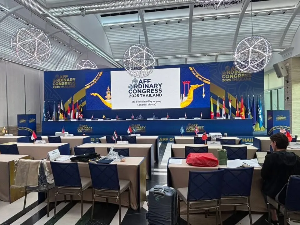 ห้องประชุมพร้อมจอเวทีแสดงกราฟิกเรือสุพรรณหงส์ งาน AFF Ordinary Congress 2025