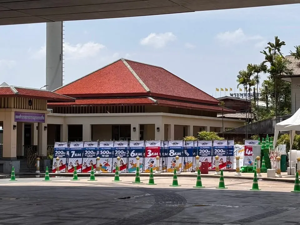 ป้ายบอกระยะทางงานวิ่ง Disney Run Thailand 2026