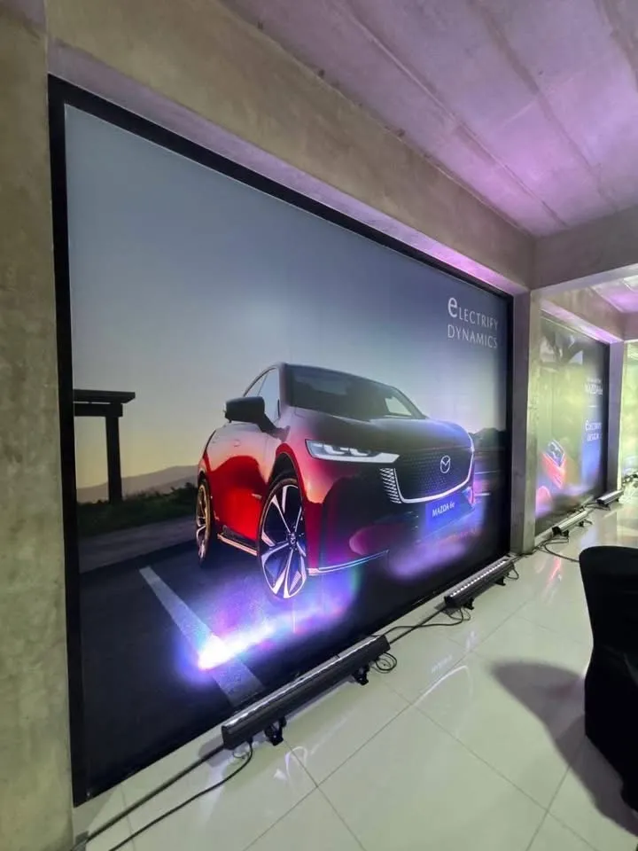 ผนังไลท์บ็อกซ์ Electrify Dynamics ของ MAZDA6e